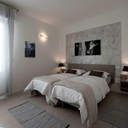 Le Suites - Di Fronte Ospedale Sacro Cuore Неґрар Екстер'єр фото