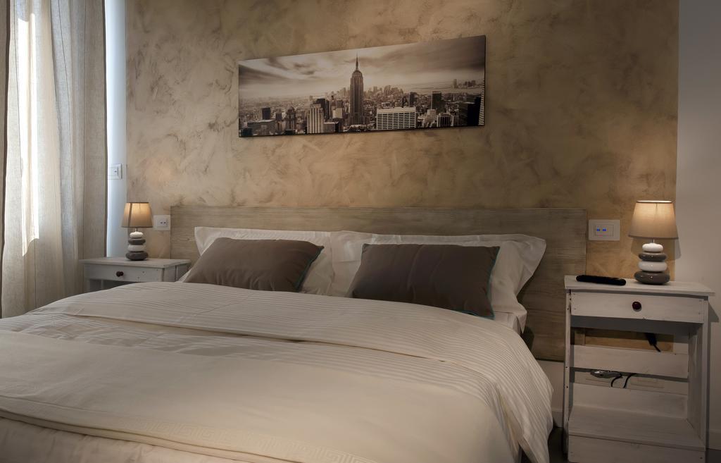 Le Suites - Di Fronte Ospedale Sacro Cuore Неґрар Екстер'єр фото
