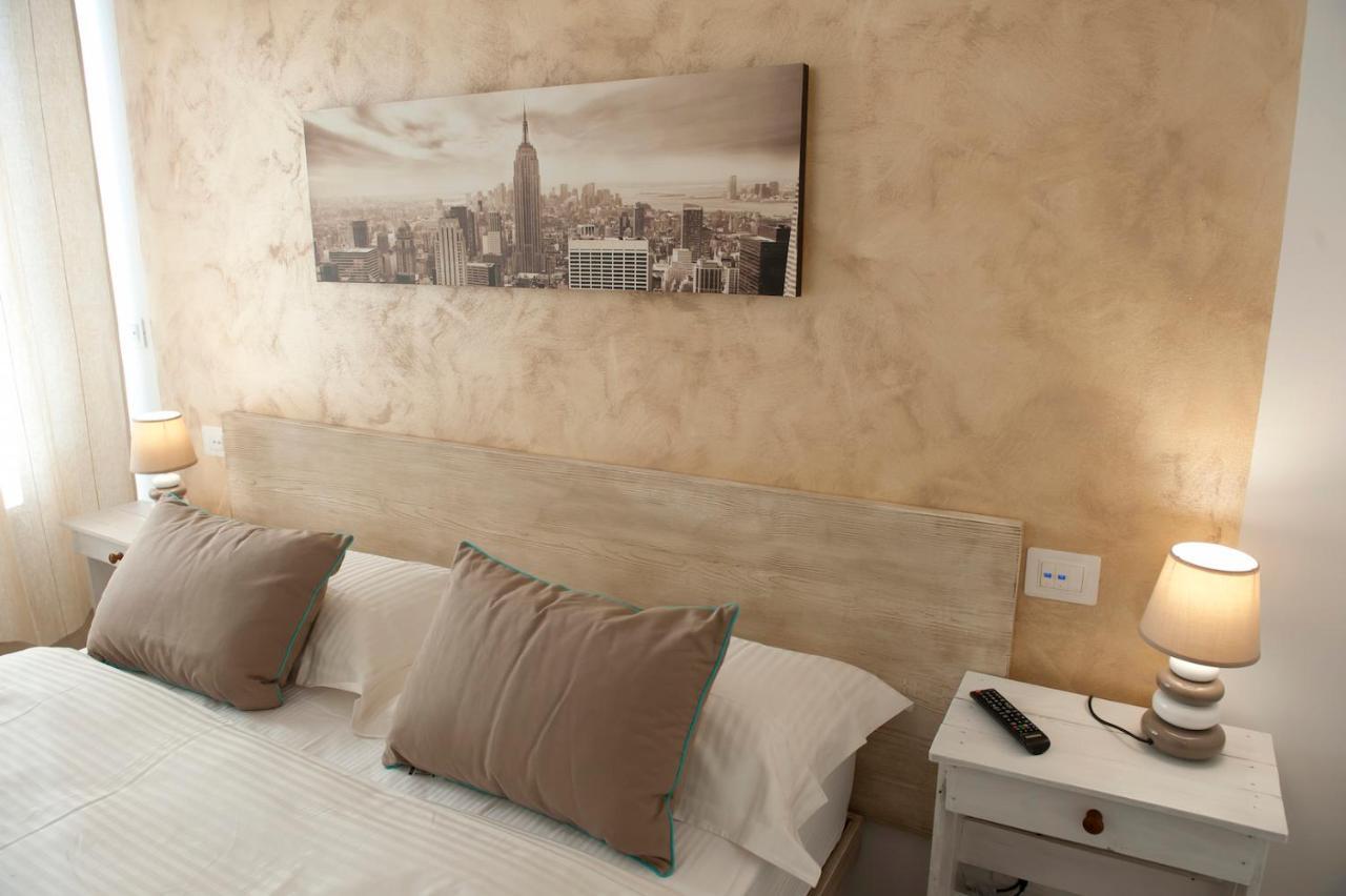 Le Suites - Di Fronte Ospedale Sacro Cuore Неґрар Екстер'єр фото